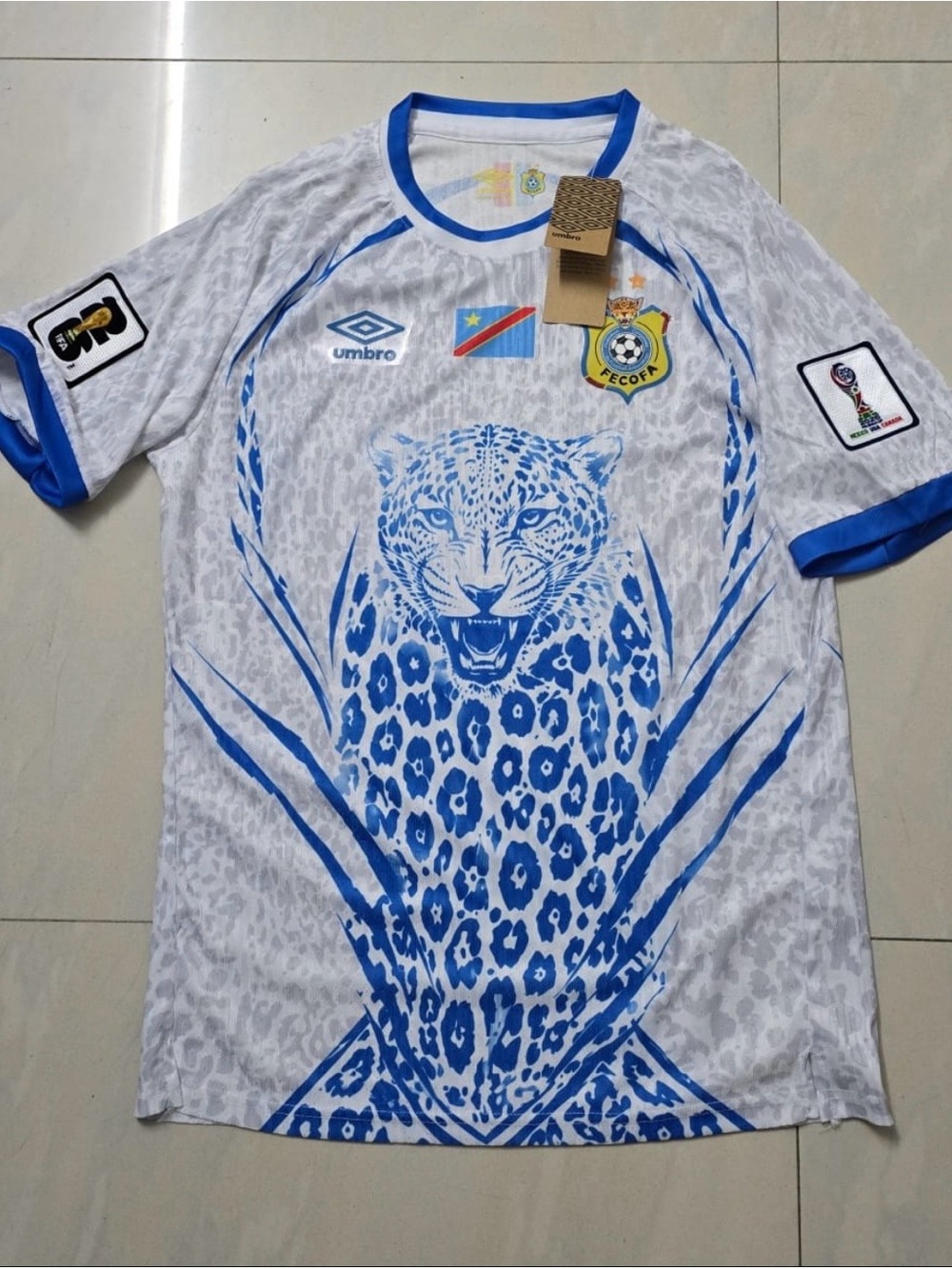 Umbro White & Royal Blue Leopard Crest Soccer Jersey